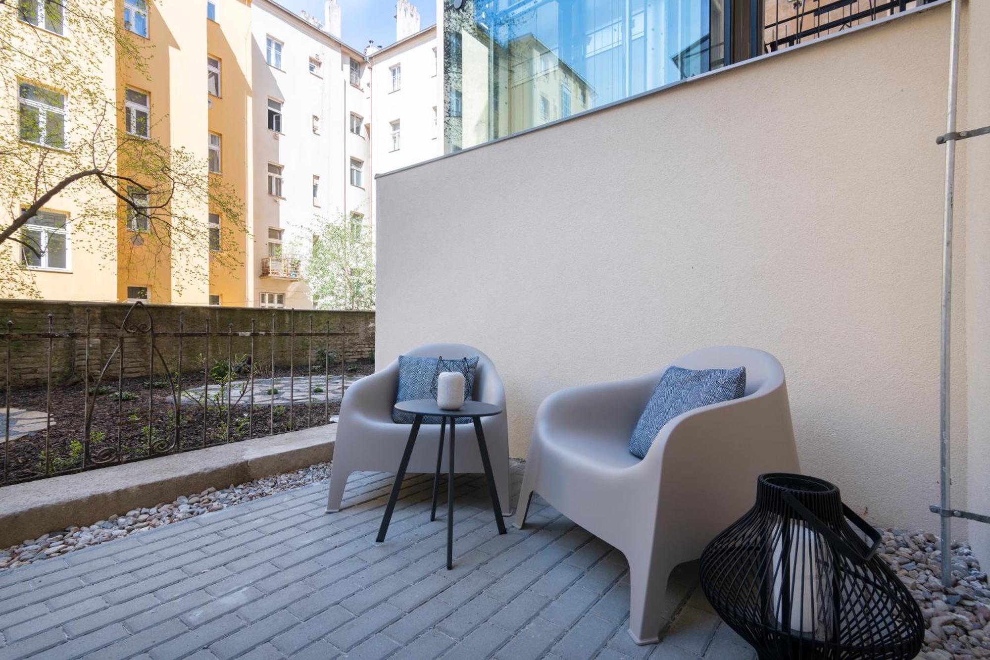 Hidden Art Boutique Residence By Dwellfort Prague Luaran gambar