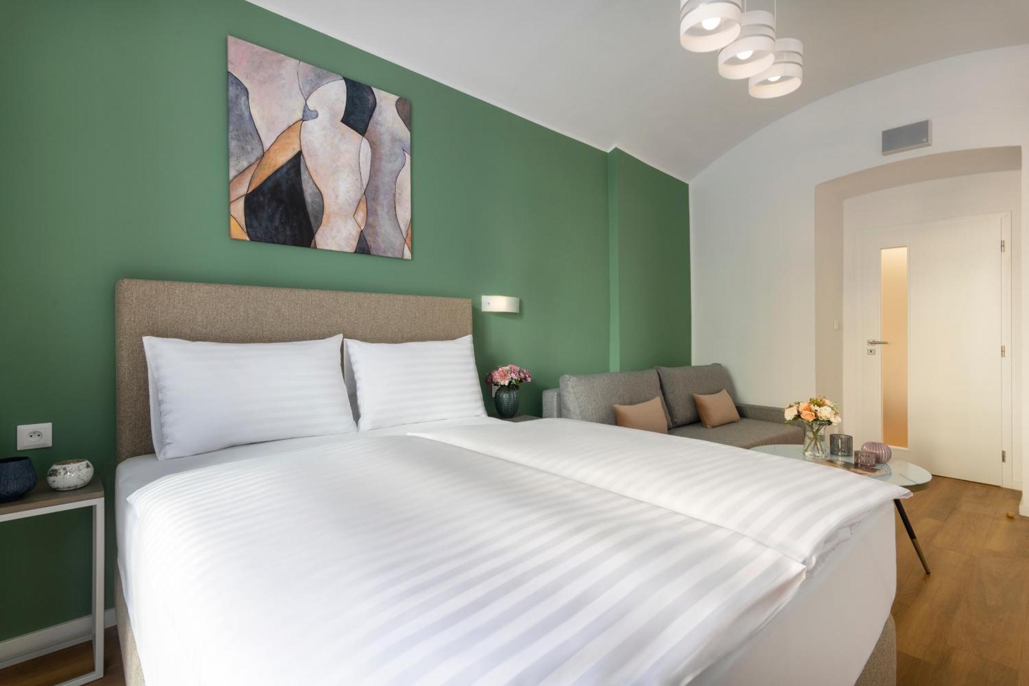 Hidden Art Boutique Residence By Dwellfort Prague Luaran gambar